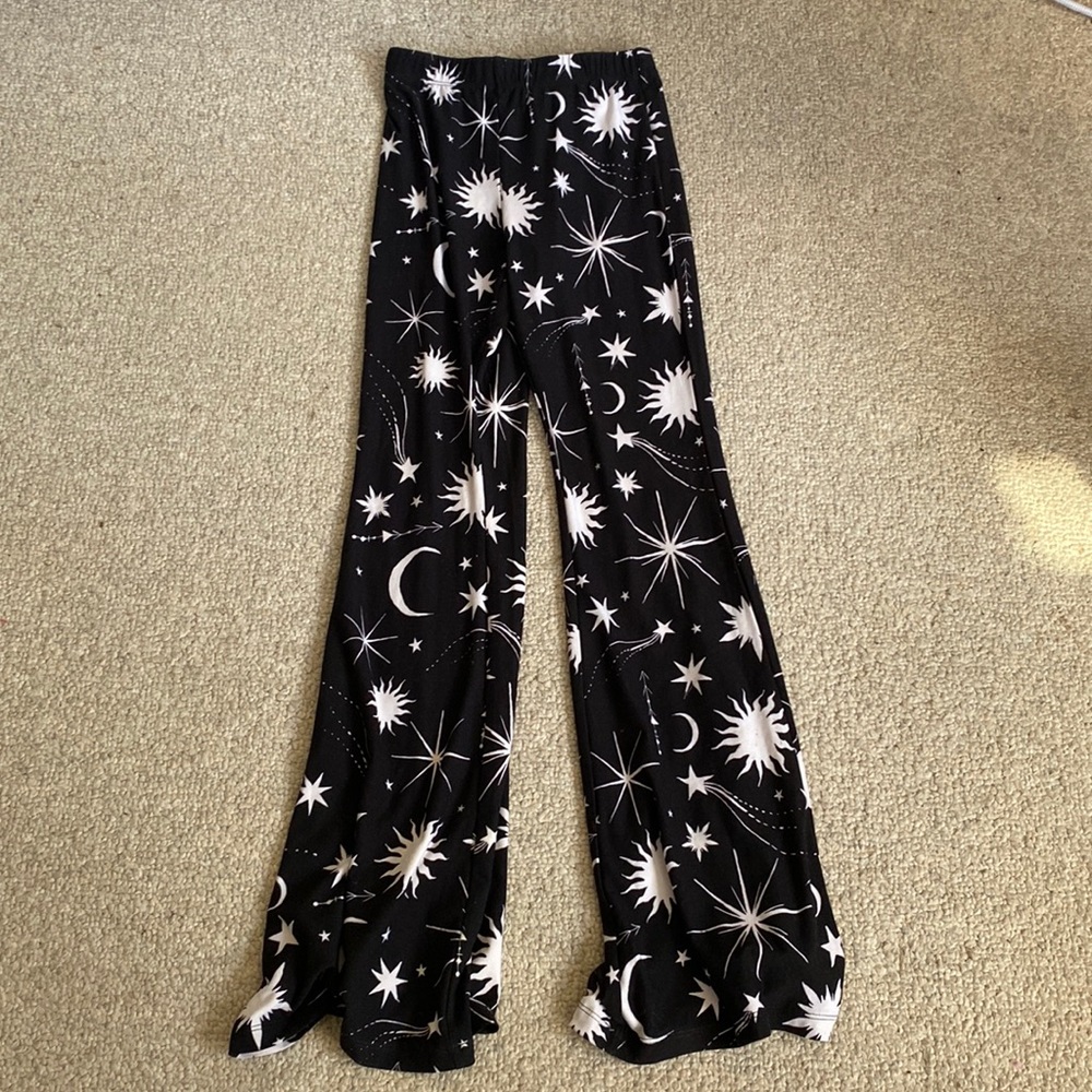 XS Bell Bottom Star Pattern Leggings Forever 21 Brand